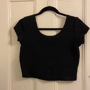 Garage black textured short sleeve crop top sz L